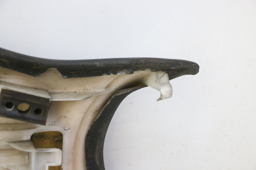 photo de SELLE AVANT HONDA CBF 125 (2009 - 2015) - Gros plan technique