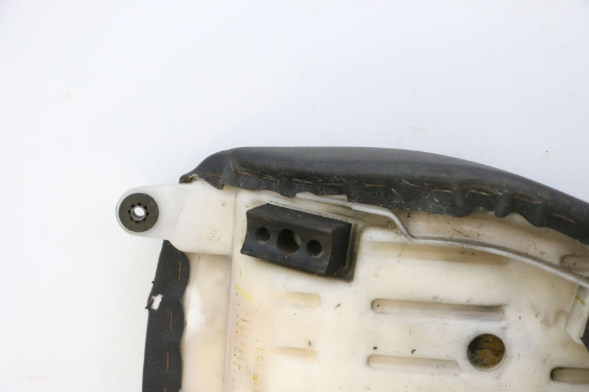 photo de SELLE AVANT HONDA CBF 125 (2009 - 2015) - Vue d’ensemble