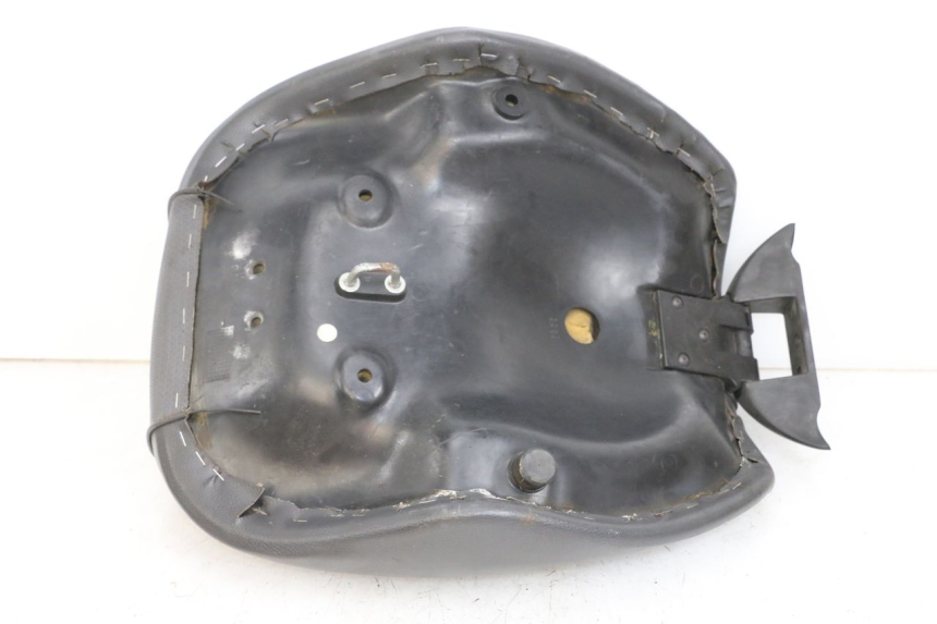 photo de SELLE AVANT APRILIA CLASSIC 125 (1995 - 2001) - Points de fixation