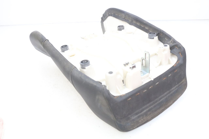 photo de SELLE AVANT YAMAHA FJR ABS 1300 (2016 - 2020) - Zoom état d’usage