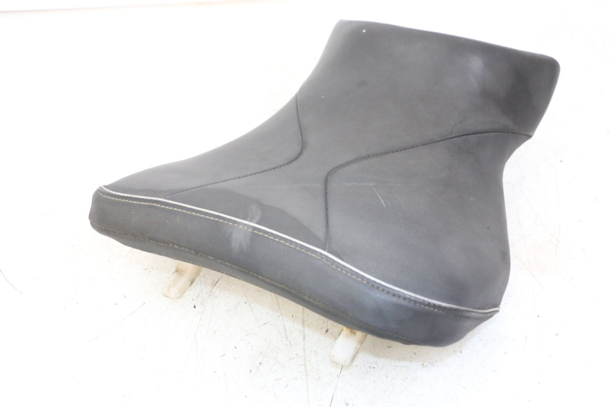 photo de SELLE AVANT SUZUKI GSR 750 (2011 - 2017) - Vue d’ensemble
