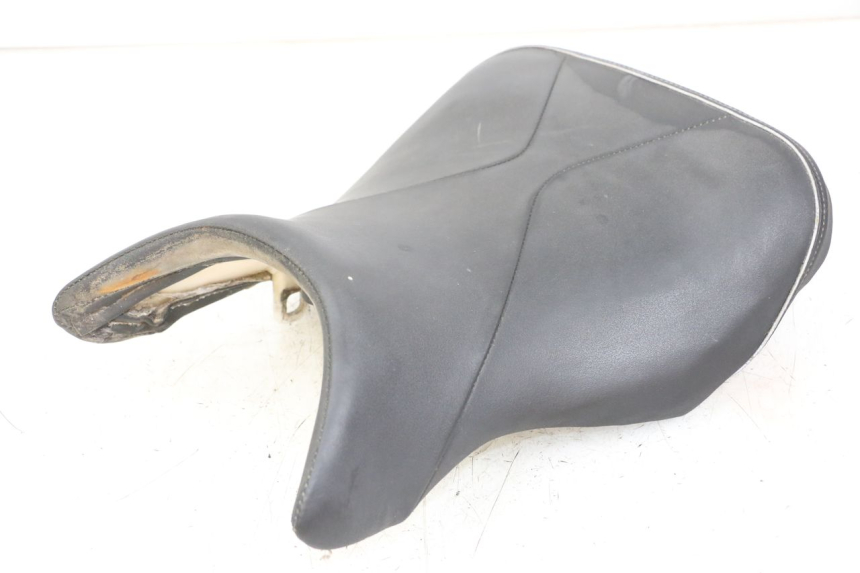 photo de SELLE AVANT SUZUKI GSR 750 (2011 - 2017) - État de surface