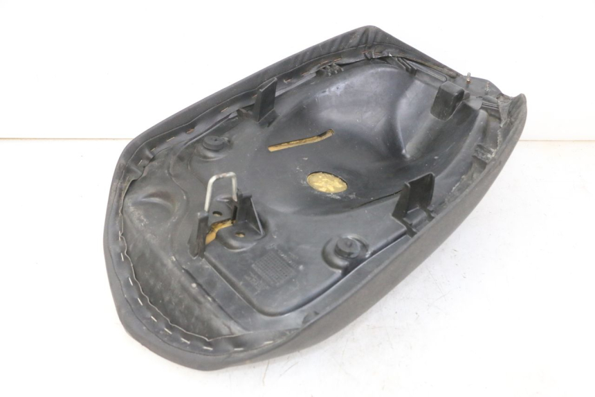 photo de SELLE AVANT PEUGEOT JET FORCE CARBU 50 (2003 - 2016) - Autre angle de vue