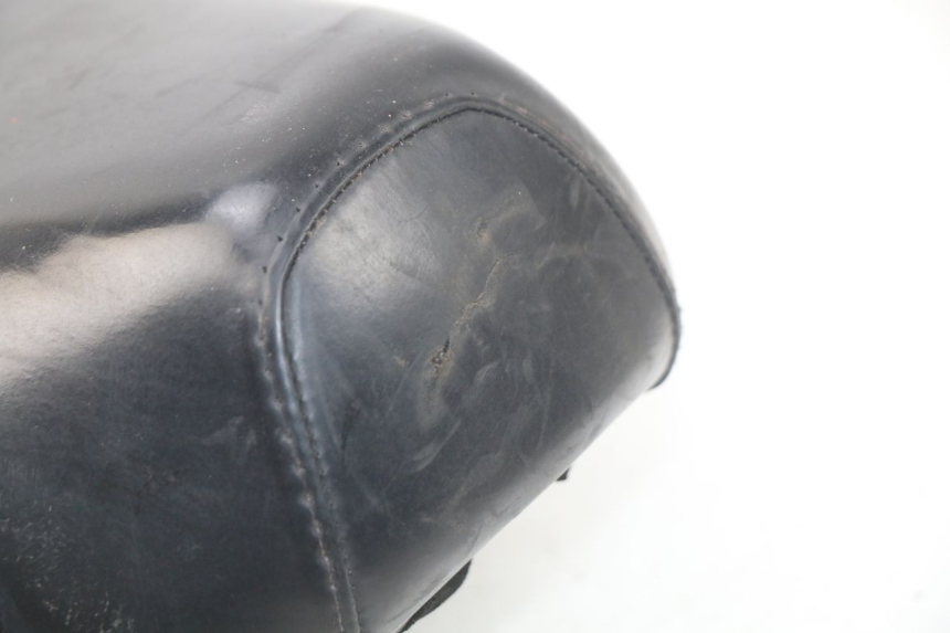 photo de SELLE AVANT PIAGGIO LIBERTY 4T 50 (2009 - 2015) - Zoom état d’usage