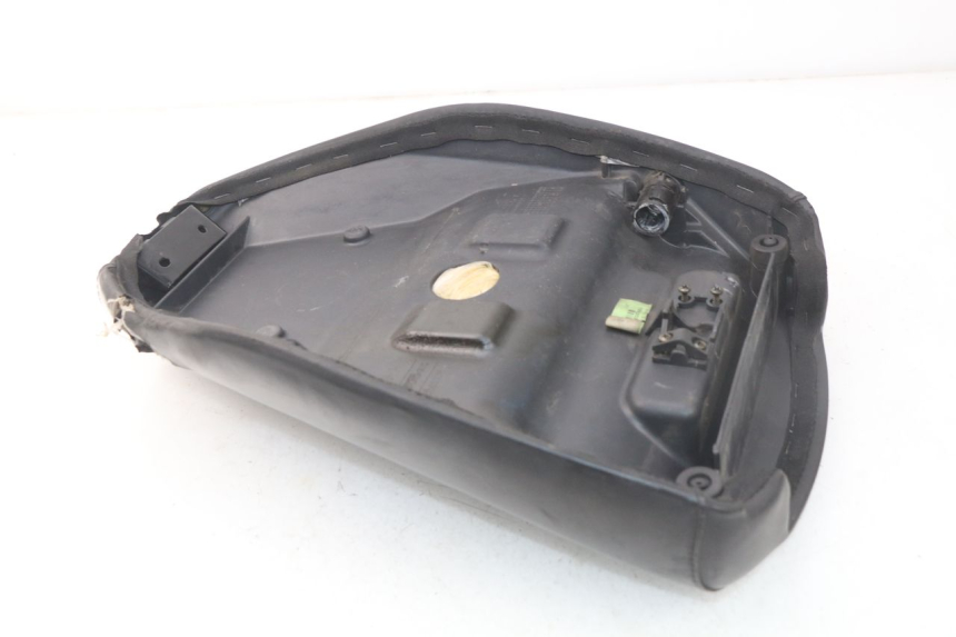 photo de SELLE AVANT PIAGGIO LIBERTY 4T 50 (2009 - 2015) - État de surface