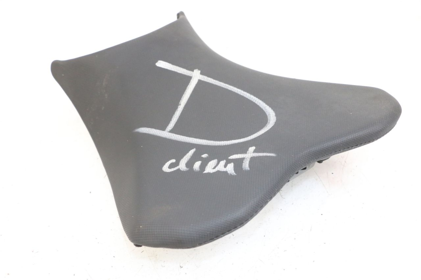 photo de SELLE AVANT KAWASAKI NINJA 400 (2018 - 2023) - Gros plan technique