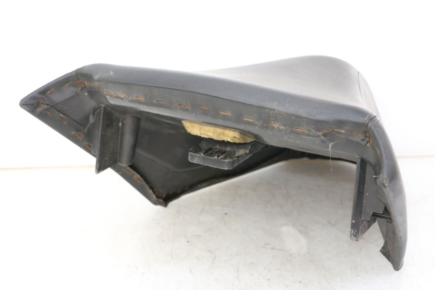 photo de SELLE AVANT PEUGEOT SATELIS COMPRESSOR K15 125 (2006 - 2009) - Gros plan technique