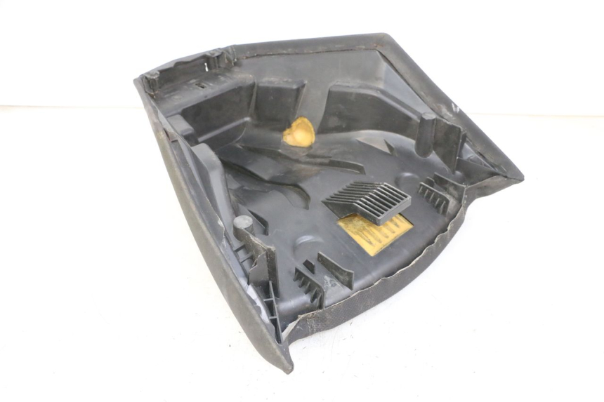 photo de SELLE AVANT PEUGEOT SATELIS 125 (2013 - 2018) - Gros plan technique