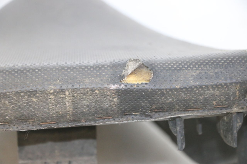 photo de SELLE AVANT PEUGEOT SATELIS 125 (2013 - 2018) - Détails caractéristiques