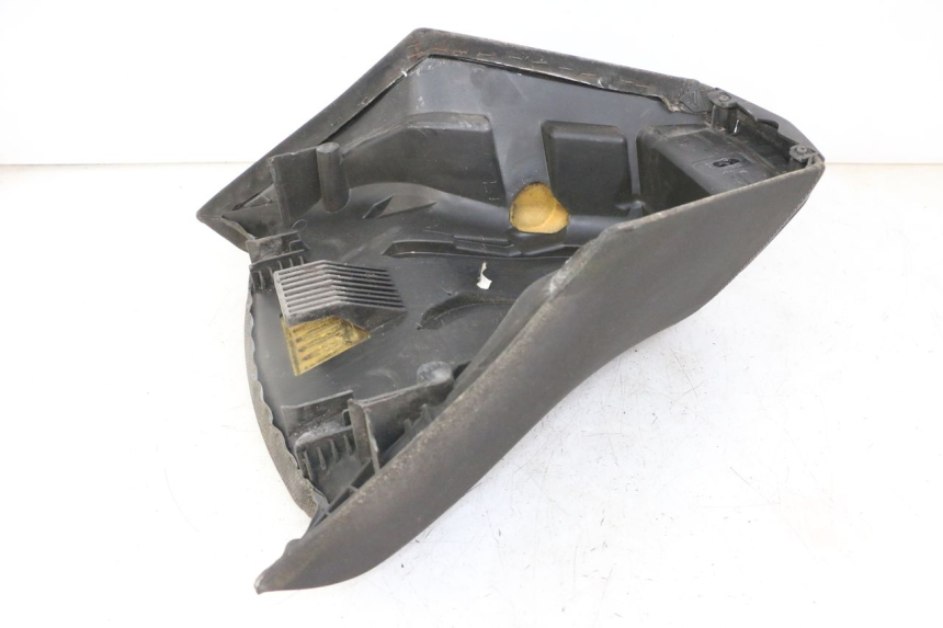 photo de SELLE AVANT PEUGEOT SATELIS 125 (2013 - 2018) - Zoom état d’usage