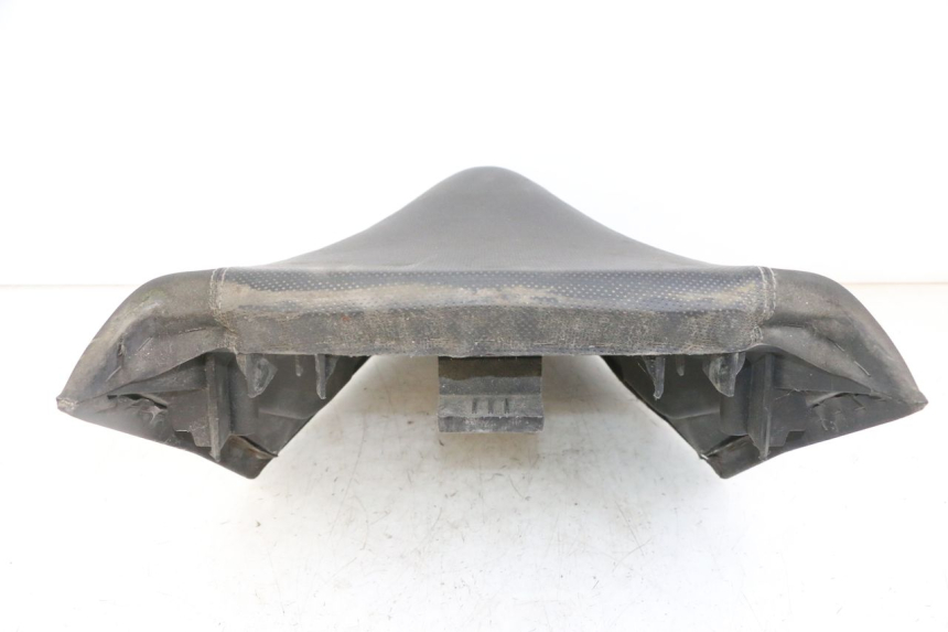 photo de SELLE AVANT PEUGEOT SATELIS 125 (2013 - 2018) - Gros plan technique