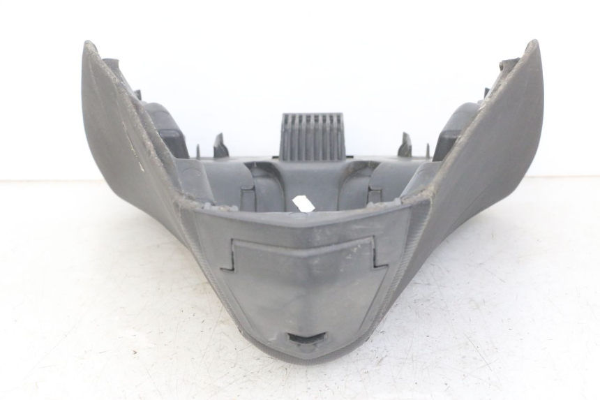 photo de SELLE AVANT PEUGEOT SATELIS 125 (2013 - 2018) - Gros plan technique