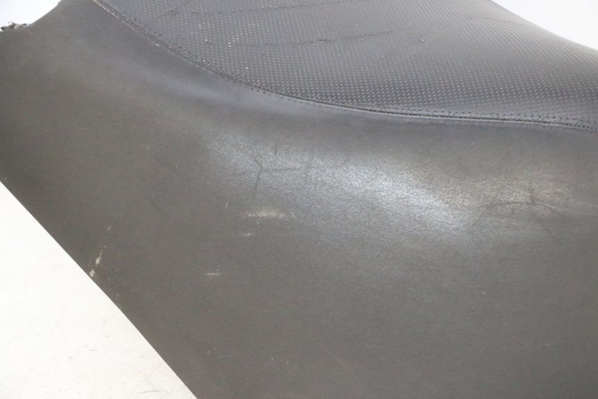 photo de SELLE AVANT PEUGEOT SATELIS 125 (2010 - 2012) - Inspection visuelle