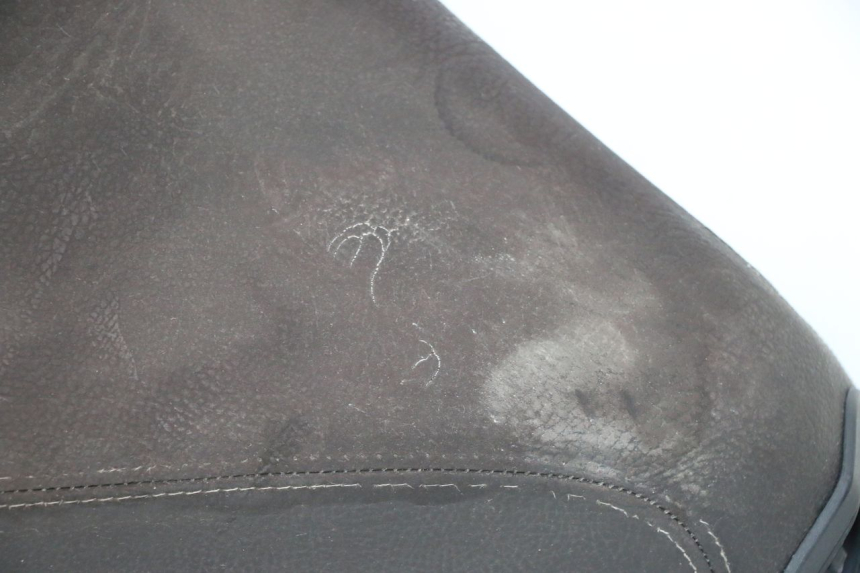 photo de SELLE AVANT PEUGEOT SATELIS 125 (2006 - 2009) - Détails caractéristiques