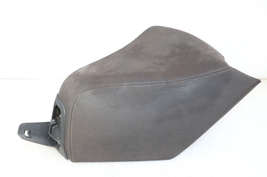 photo de SELLE AVANT PEUGEOT SATELIS 125 (2006 - 2009) - État de surface