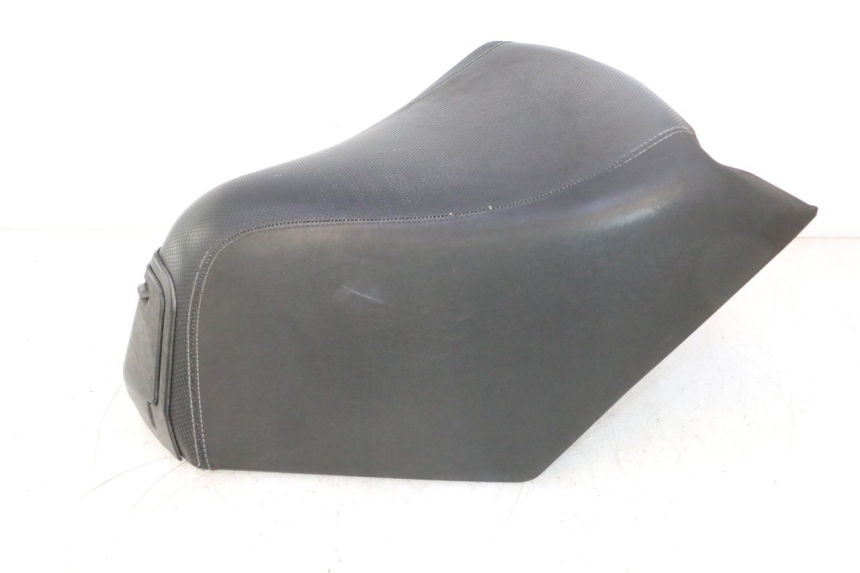 photo de SELLE AVANT PEUGEOT SATELIS 125 (2013 - 2018) - Photo complémentaire