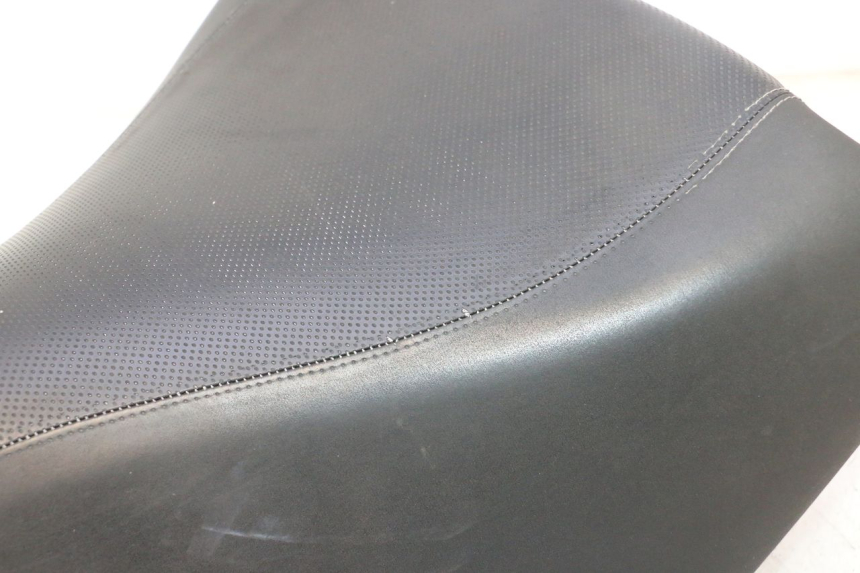 photo de SELLE AVANT PEUGEOT SATELIS 125 (2013 - 2018) - État de surface