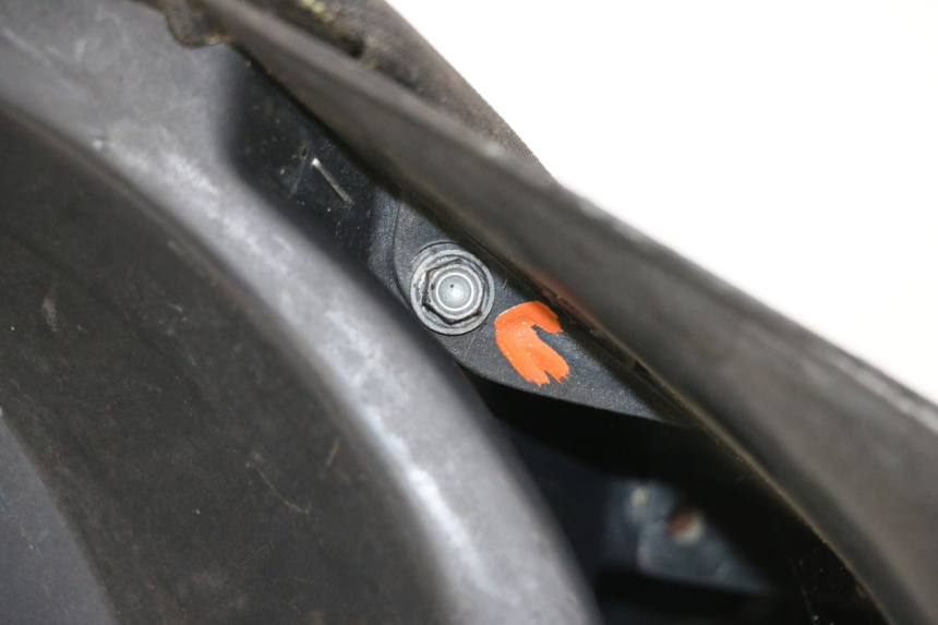 photo de SELLE AVANT APRILIA SR CARB LC 2T 50 (2004 - 2012) - Gros plan technique