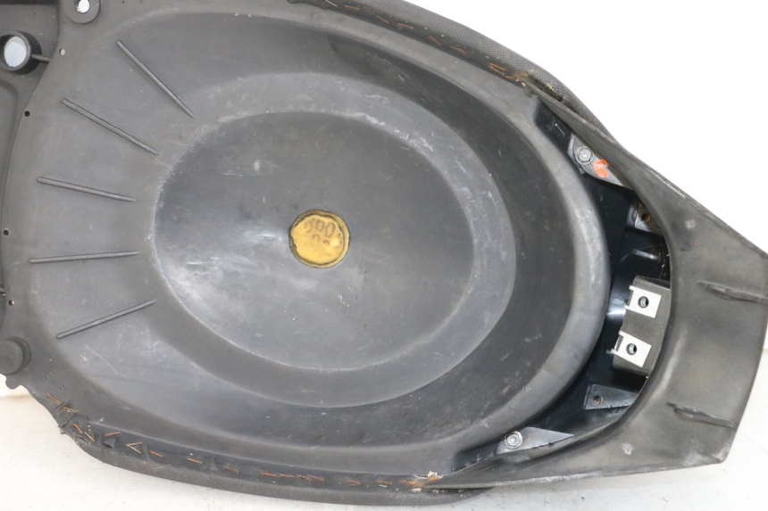 photo de SELLE AVANT APRILIA SR CARB LC 2T 50 (2004 - 2012) - Vue d’ensemble