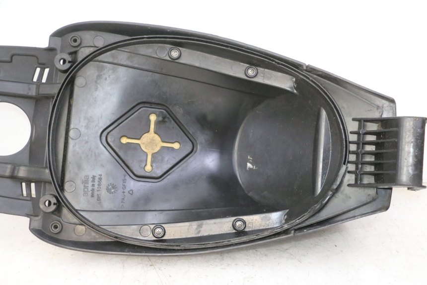 photo de SELLE AVANT APRILIA SR R 2T LC 50 (2018 - 2021) - Gros plan technique