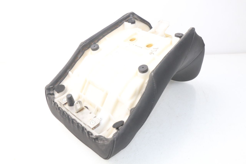 photo de SELLE AVANT YAMAHA TDM ABS 900 (2002 - 2014) - Points de fixation