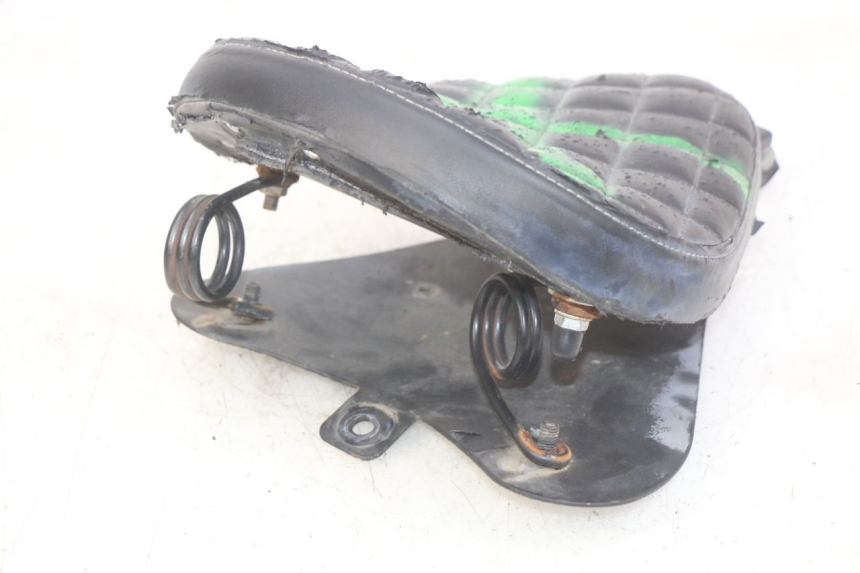 photo de SELLE AVANT DAELIM VL DAYSTAR 125 (2000 - 2011) - Vue d’ensemble