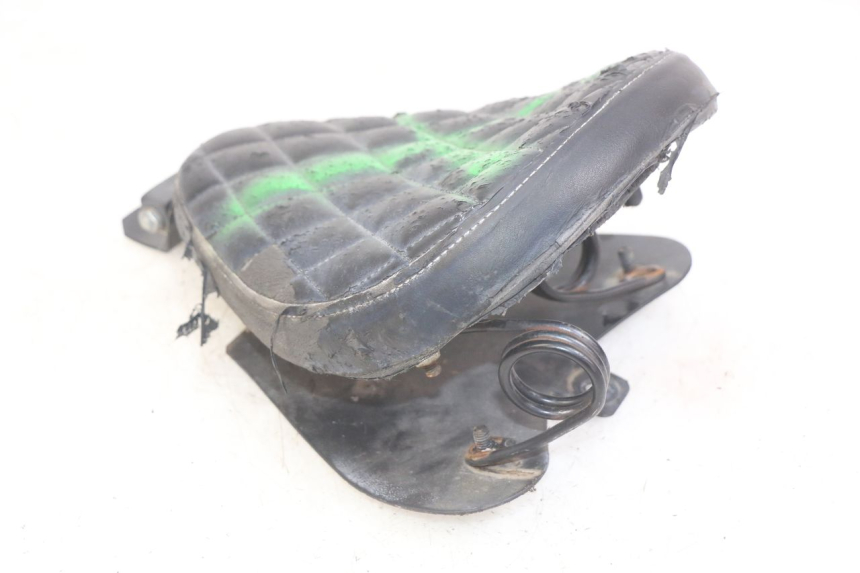 photo de SELLE AVANT DAELIM VL DAYSTAR 125 (2000 - 2011) - État de surface