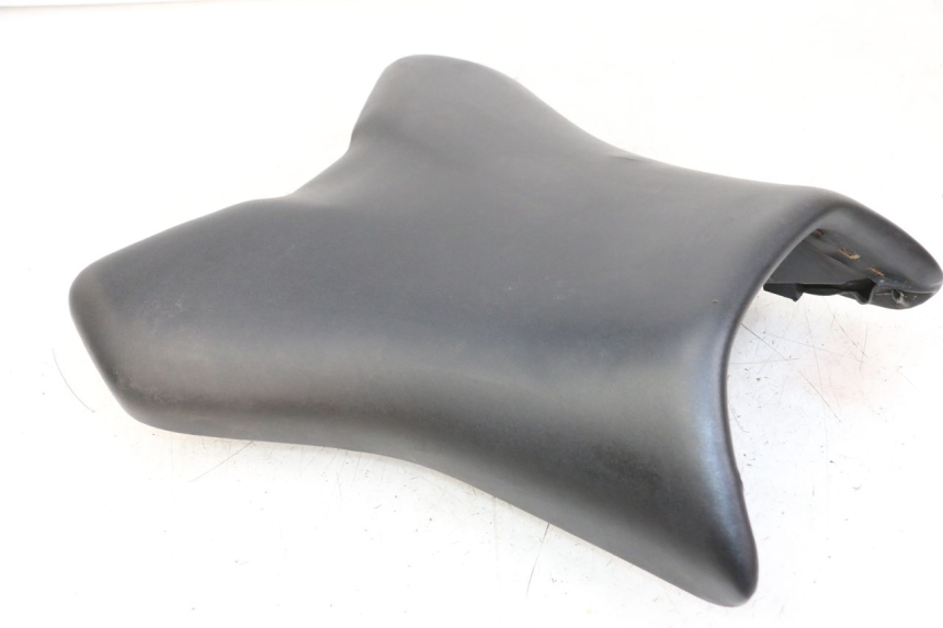 photo de SELLE AVANT YAMAHA FZ1 FAZER 1000 (2007 - 2009) - Détail de la pièce