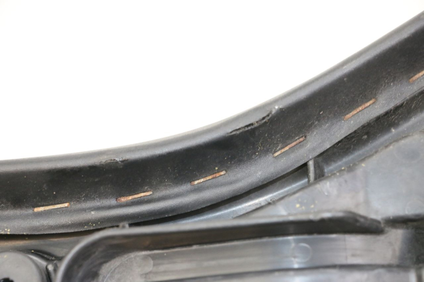 photo de SELLE AVANT YAMAHA FZ1 FAZER 1000 (2007 - 2009) - Zoom état d’usage