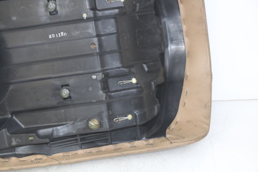 photo de SELLE AVANT YAMAHA YP MAJESTY 400 (2004 - 2008) - Détails caractéristiques