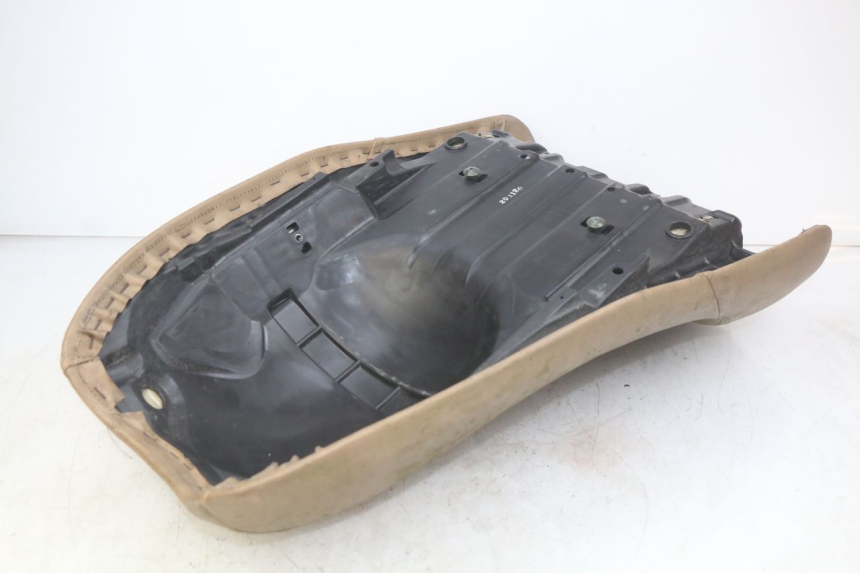 photo de SELLE AVANT YAMAHA YP MAJESTY 400 (2004 - 2008) - Marquages et références