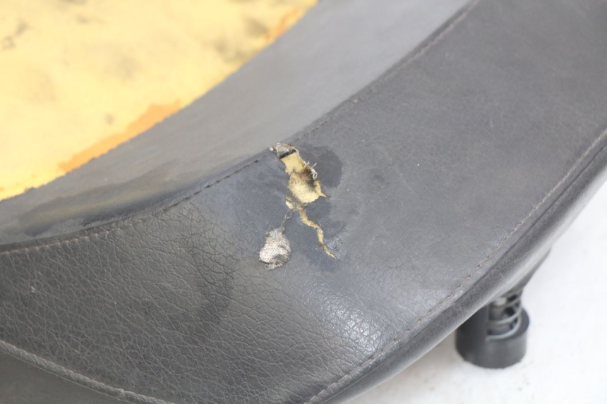 photo de SELLE AVANT YAMAHA YP MAJESTY 125 (1998 - 2001) - Détails caractéristiques