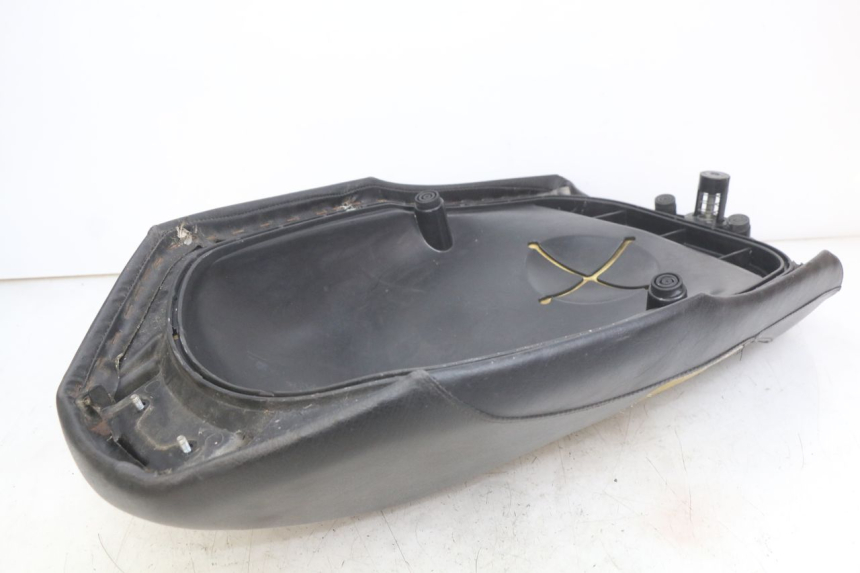 photo de SELLE AVANT YAMAHA YP MAJESTY 125 (1998 - 2001) - Autre angle de vue