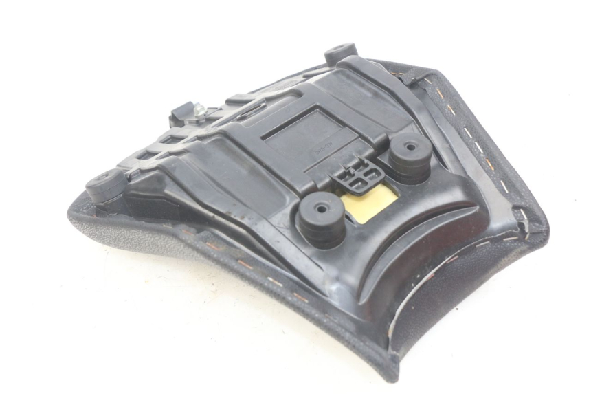 photo de SELLE AVANT KAWASAKI Z 650 (2016 - 2019) - Zoom état d’usage