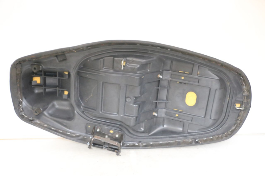 photo de SELLE JONWAY AZTRAL 125 (2008 - 2017) - Points de fixation