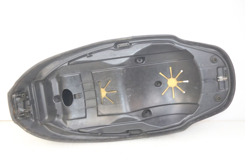 photo de SELLE PIAGGIO BEVERLY 125 (2010 - 2015) - Angle alternatif