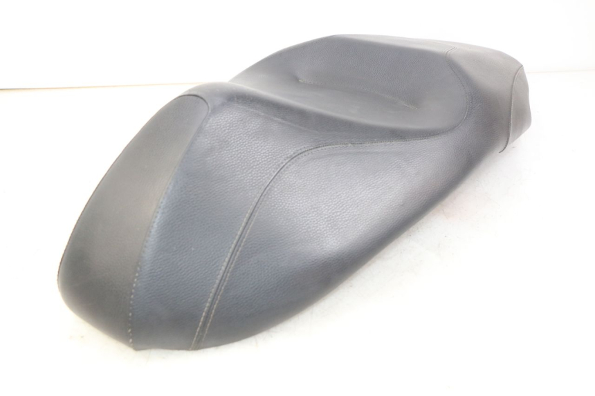 photo de SELLE PIAGGIO BEVERLY 125 (2010 - 2015) - Autre angle de vue