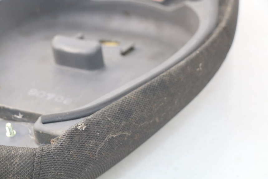 photo de SELLE PGO BIG MAX 50 (2001 - 2009) - Points de fixation