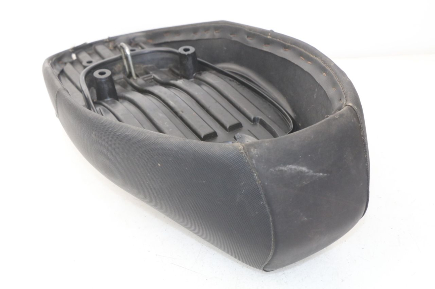 photo de SELLE MBK BOOSTER SPIRIT 50 (2004 - 2017) - Points de fixation