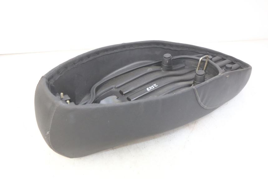 photo de SELLE MBK BOOSTER SPIRIT 50 (2004 - 2017) - Marquages et références