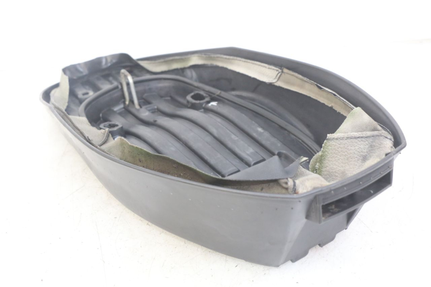 photo de SELLE MBK BOOSTER SPIRIT 50 (2004 - 2017) - Points de fixation