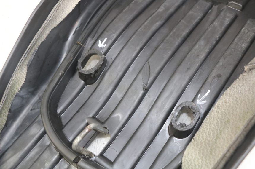 photo de SELLE MBK BOOSTER SPIRIT 50 (2004 - 2017) - État de surface