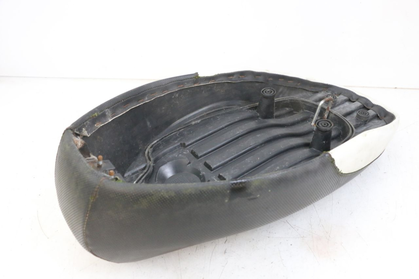 photo de SELLE MBK BOOSTER SPIRIT 50 (2004 - 2017) - Zoom état d’usage