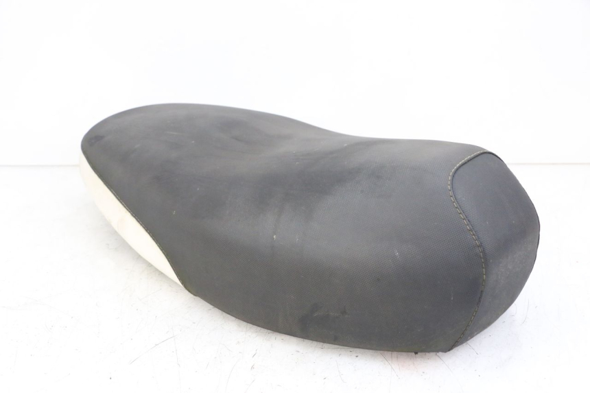 photo de SELLE MBK BOOSTER SPIRIT 50 (2004 - 2017) - Détail de la pièce