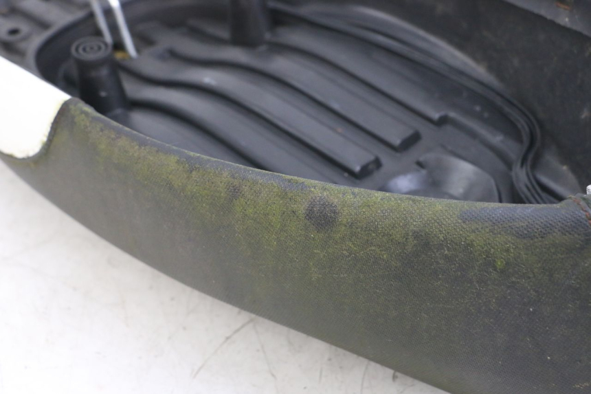 photo de SELLE MBK BOOSTER SPIRIT 50 (2004 - 2017) - Points de fixation