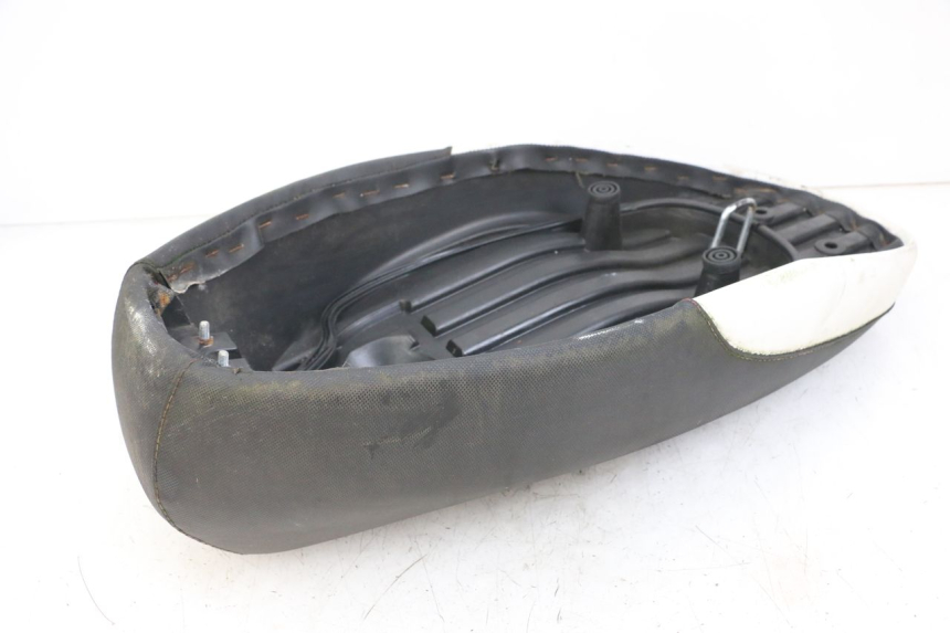 photo de SELLE MBK BOOSTER SPIRIT 50 (2004 - 2017) - État de surface