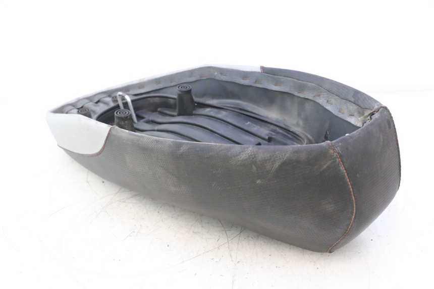 photo de SELLE MBK BOOSTER SPIRIT 50 (2004 - 2017) - Détails caractéristiques