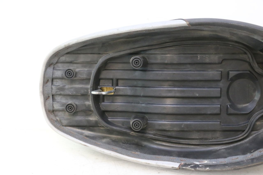 photo de SELLE MBK BOOSTER SPIRIT 50 (2004 - 2017) - Zoom composants