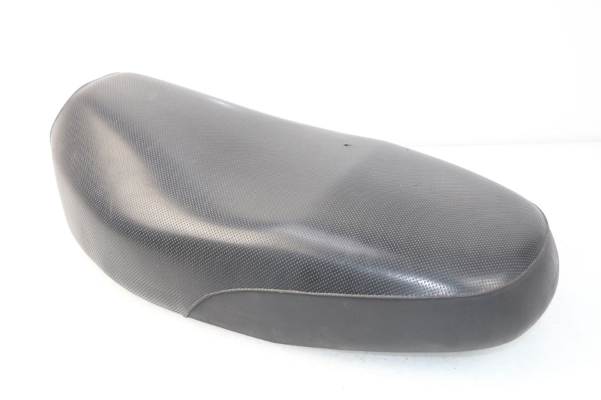 photo de SELLE MBK BOOSTER SPIRIT NAKED 50 (2004 - 2017) - Gros plan technique