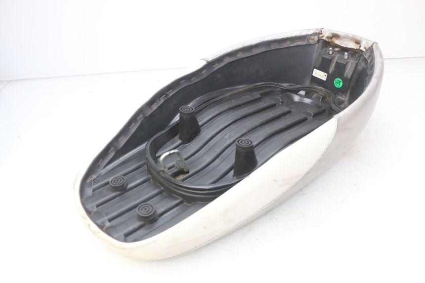 photo de SELLE MBK BOOSTER SPIRIT NAKED 50 (2004 - 2017) - Détails caractéristiques